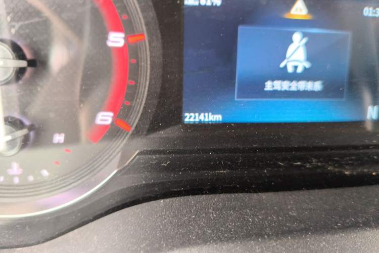 Used SAIC MAXUS Xintu V90 2022 2.0T AMT Yunjie Front-Wheel-Drive Short Wheelbase Mid-Roof Design with Single Rear Tire and 6 Seats Odometer Close Up