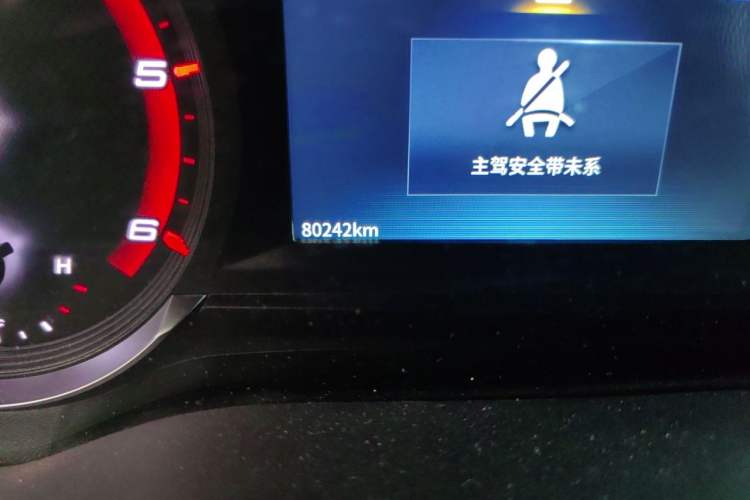 Used SAIC MAXUS Xintu V90 2022 2.0T Manual VAN Rear-Drive Long Wheelbase High Roof Single Rear Tire 3-Seater Odometer Close Up