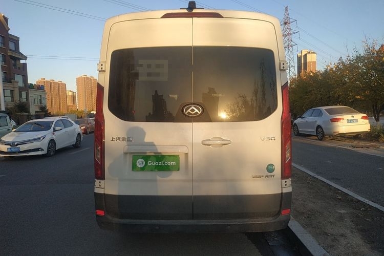 Used SAIC MAXUS Xintu V90 2022 2.0T AMT Yunjie Front-Wheel-Drive Long Wheelbase High-Roof Single-Tire Rear 7-Seater Rear