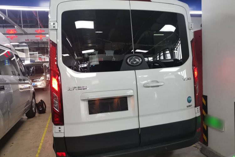 Used SAIC MAXUS Xintu V90 2022 2.0T Manual – Yunjie Front-Wheel-Drive Short Wheelbase Mid-Roof Design with Single Rear Tire 6-Seater Rear