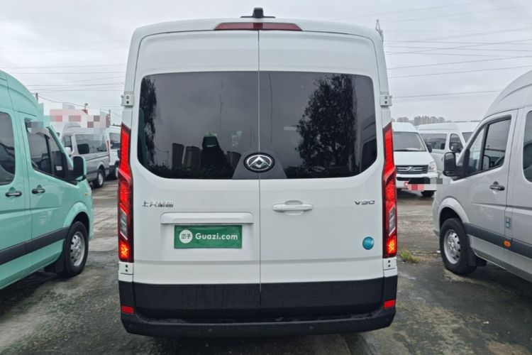 Used SAIC MAXUS Xintu V90 2022 2.0T Manual Zhiyun King Rear-Drive Long Wheelbase High-Roof with Single Rear Tire—6/7 Seats Rear