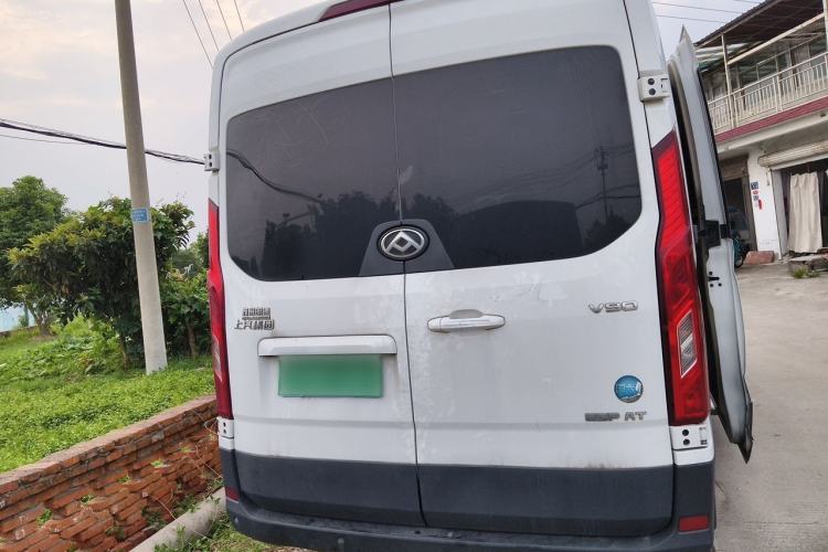 Used SAIC MAXUS Xintu V90 2022 2.0T Automatic ZhiDa Rear-Drive Long Wheelbase High-Roof Design with Single Rear Tire 9-Seater Rear