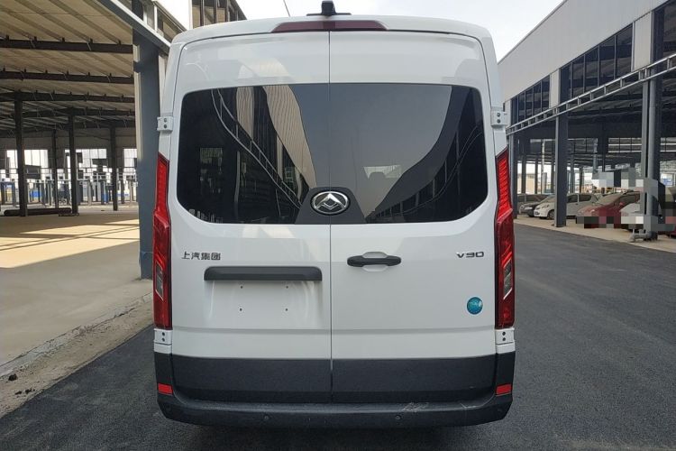 Used SAIC MAXUS Xintu V90 2022 2.0T Manual Zhiyun King Rear-Drive Long Wheelbase High-Roof with Single Rear Tire—6/7 Seats Rear