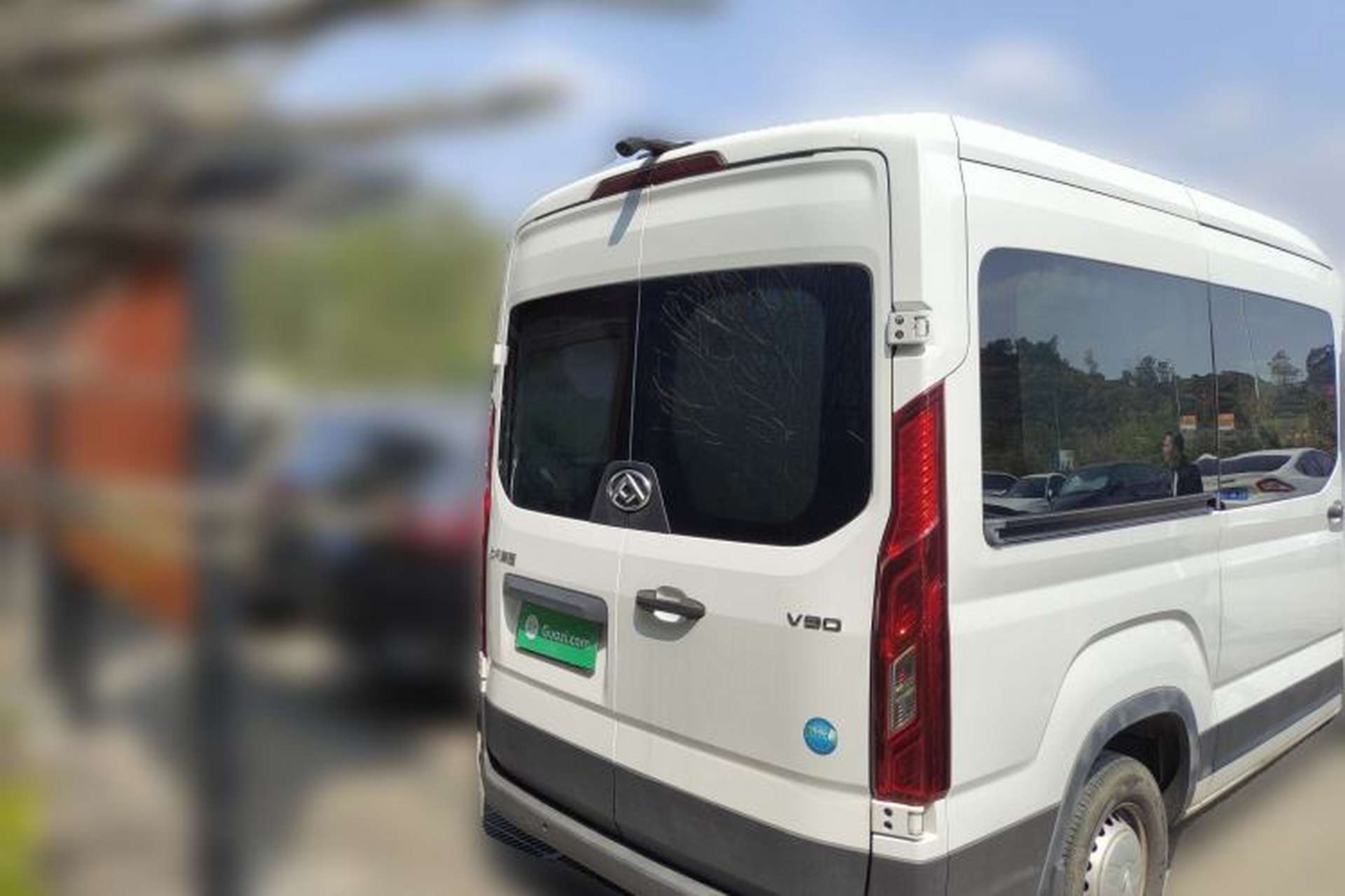 Used SAIC MAXUS Xintu V90 2022 2.0T Manual Zhiyun King Rear-Drive Long Wheelbase High-Roof with Single Rear Tire—6/7 Seats Rear