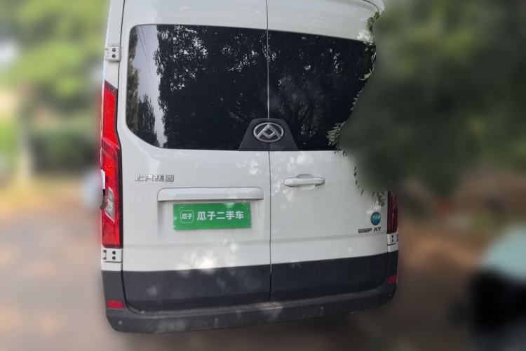 Used SAIC MAXUS Xintu V90 2022 2.0T Automatic Zhiyun King Rear-Drive Long Wheelbase High-Roof Design with Single Rear Tire—6/7 Seater Rear
