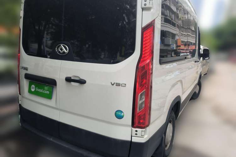 Used SAIC MAXUS Xintu V90 2022 2.0T Manual Zhiyun King Rear-Drive Long Wheelbase High-Roof with Single Rear Tire—6/7 Seats Rear Right 45 Deg