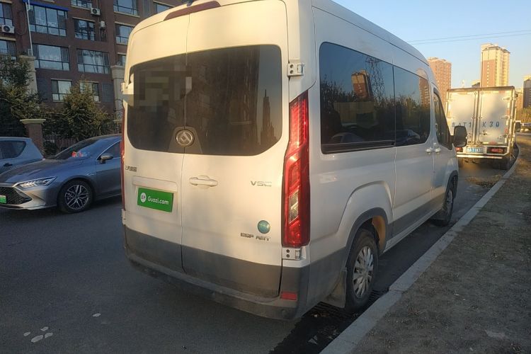 Used SAIC MAXUS Xintu V90 2022 2.0T AMT Yunjie Front-Wheel-Drive Long Wheelbase High-Roof Single-Tire Rear 7-Seater Rear Right 45 Deg