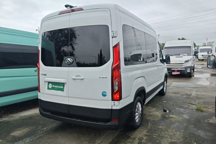 Used SAIC MAXUS Xintu V90 2022 2.0T Manual Zhiyun King Rear-Drive Long Wheelbase High-Roof with Single Rear Tire—6/7 Seats Rear Right 45 Deg