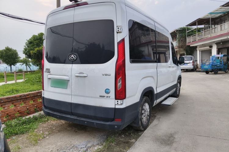 Used SAIC MAXUS Xintu V90 2022 2.0T Automatic ZhiDa Rear-Drive Long Wheelbase High-Roof Design with Single Rear Tire 9-Seater Rear Right 45 Deg