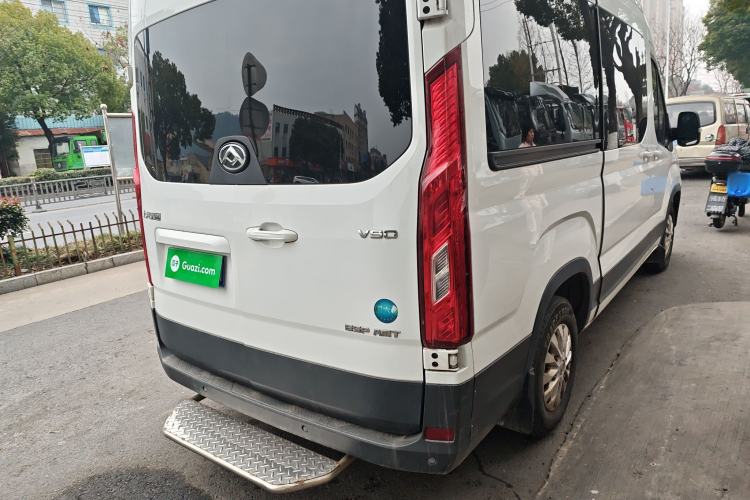 Used SAIC MAXUS Xintu V90 2022 2.0T Automatic Zhiyun King Rear-Drive Long Wheelbase High-Roof Design with Single Rear Tire—6/7 Seater Rear Right 45 Deg