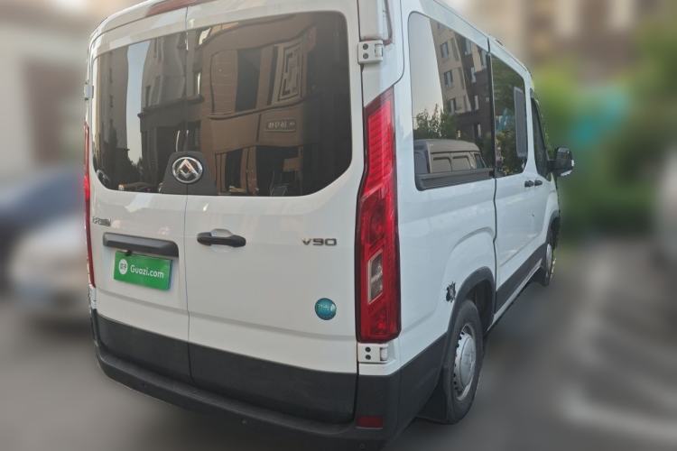 Used SAIC MAXUS Xintu V90 2022 2.0T Manual – Yunjie Front-Wheel-Drive Short Wheelbase Mid-Roof Design with Single Rear Tire 6-Seater Rear Right 45 Deg
