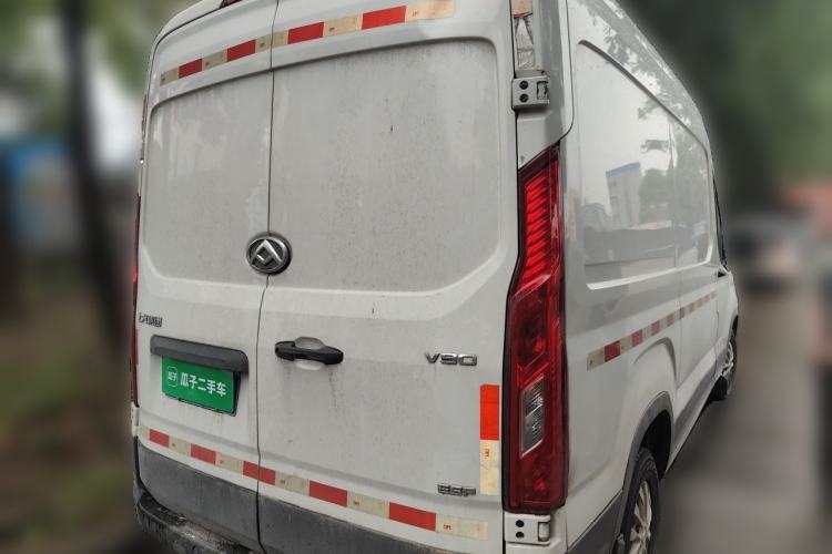Used SAIC MAXUS Xintu V90 2022 2.0T Manual VAN Rear-Drive Long Wheelbase High Roof Single Rear Tire 3-Seater Rear Right 45 Deg
