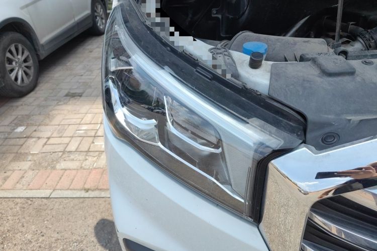Used SAIC MAXUS Xintu V90 2022 2.0T Automatic ZhiDa Commercial Version Rear-Drive Long Wheelbase High Roof with Single Rear Tire 9-Seater Right Front Headlight
