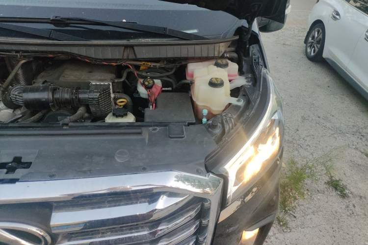 Used SAIC MAXUS Xintu V90  Engine Bay Left