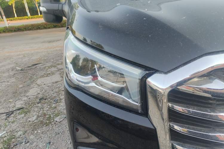 Used SAIC MAXUS Xintu V90  Right Front Headlight