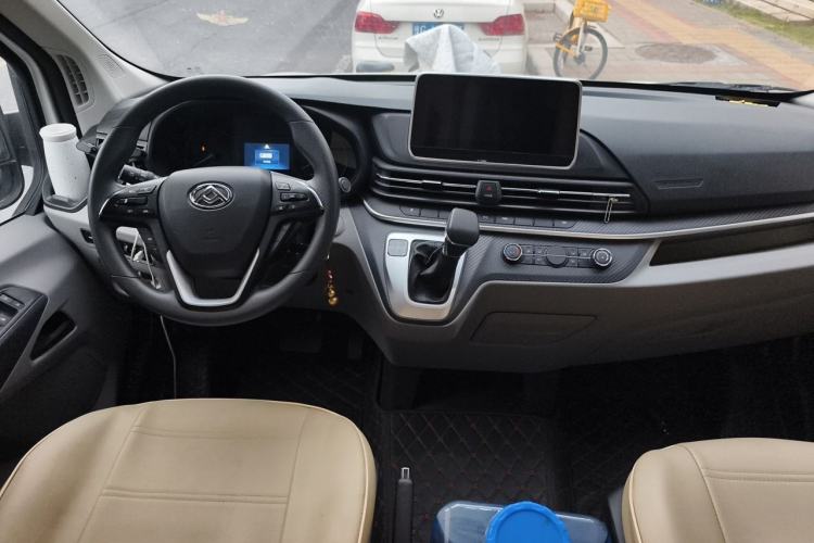 Used SAIC MAXUS Xintu V90  Center Console