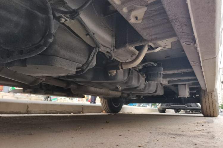 Used SAIC MAXUS Xintu V90  Chassis Front Left