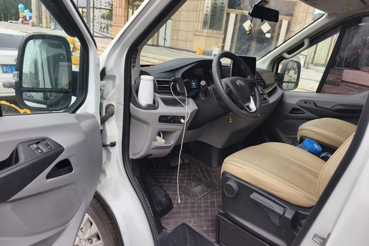 Used SAIC MAXUS Xintu V90  Driver Seat