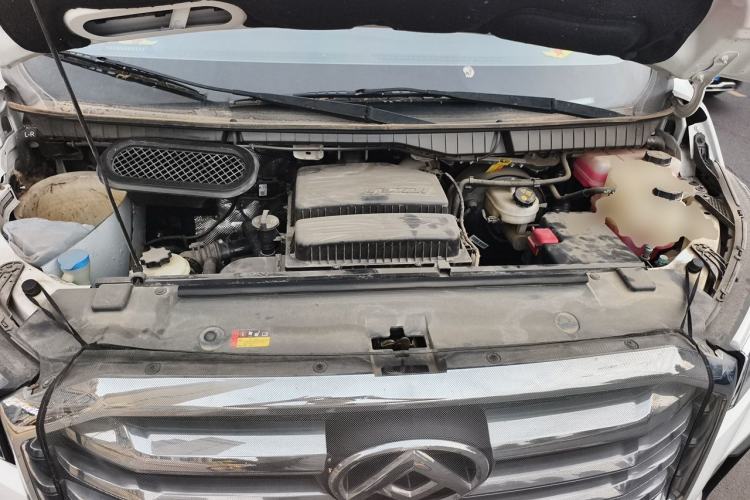 Used SAIC MAXUS Xintu V90  Engine Bay