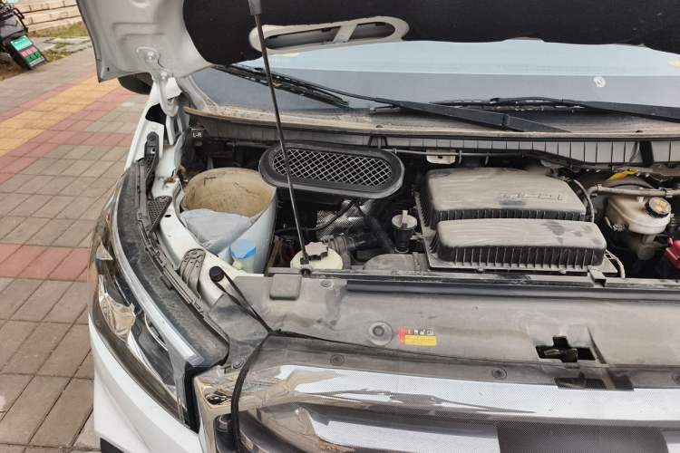 Used SAIC MAXUS Xintu V90  Engine Bay Right