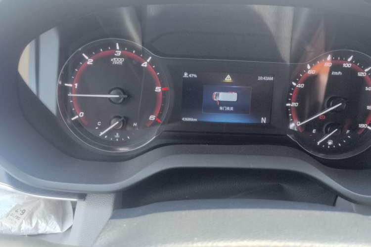 Used SAIC MAXUS Xintu V90  Odometer Close Up
