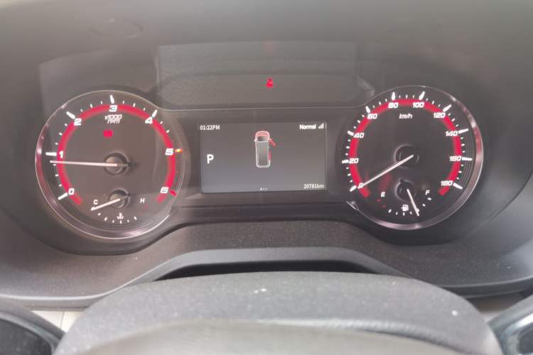 Used SAIC MAXUS Xintu V90 2024 ZhiJie 2.0T Automatic Front-Wheel-Drive Short Wheelbase Mid-Height Design with Single Rear Tire—5/6 Seater Instrument Cluster