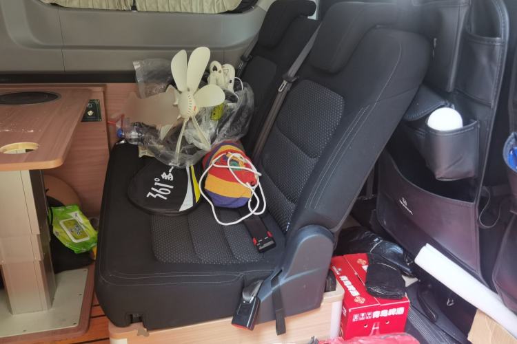 Used SAIC MAXUS Xintu V90 2024 ZhiJie 2.0T Automatic Front-Wheel-Drive Short Wheelbase Mid-Height Design with Single Rear Tire—5/6 Seater Left Rear Seat