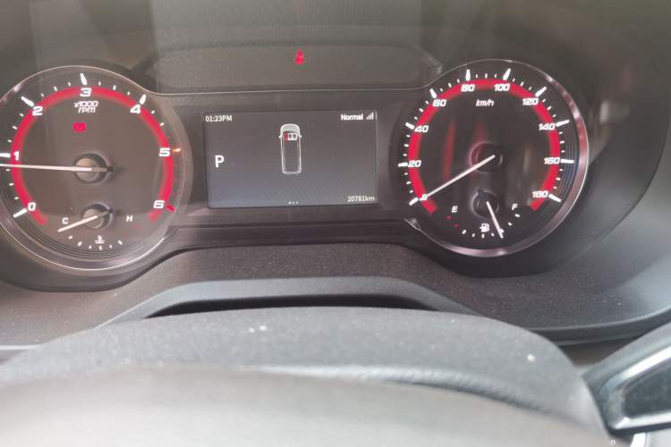 Used SAIC MAXUS Xintu V90 2024 ZhiJie 2.0T Automatic Front-Wheel-Drive Short Wheelbase Mid-Height Design with Single Rear Tire—5/6 Seater Odometer Close Up