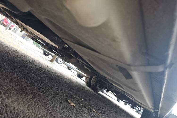 Used SAIC MAXUS Xintu V90  Chassis Front Left