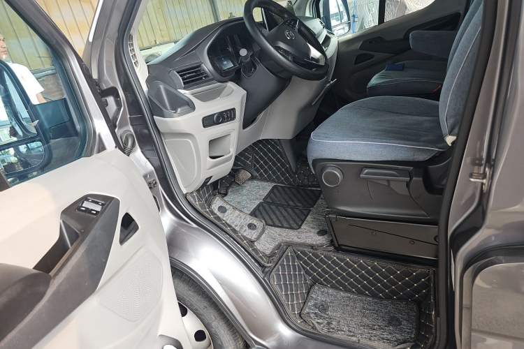 Used SAIC MAXUS Xintu V90  Driver Seat