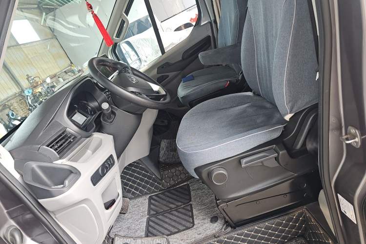 Used SAIC MAXUS Xintu V90  Left Front Seat
