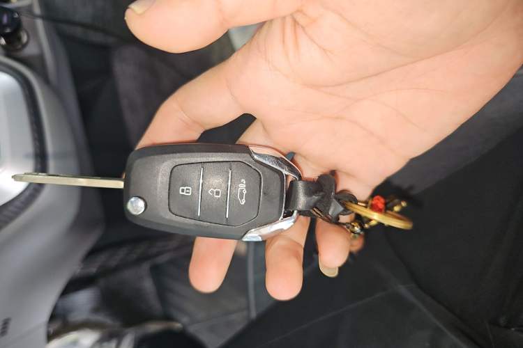 Used SAIC MAXUS Xintu V90  Vehicle Key