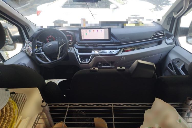 Used SAIC MAXUS Xintu V90 2024 ZhiJie 2.0T Automatic Front-Wheel-Drive Short Wheelbase Mid-Height Design with Single Rear Tire—5/6 Seater Center Console