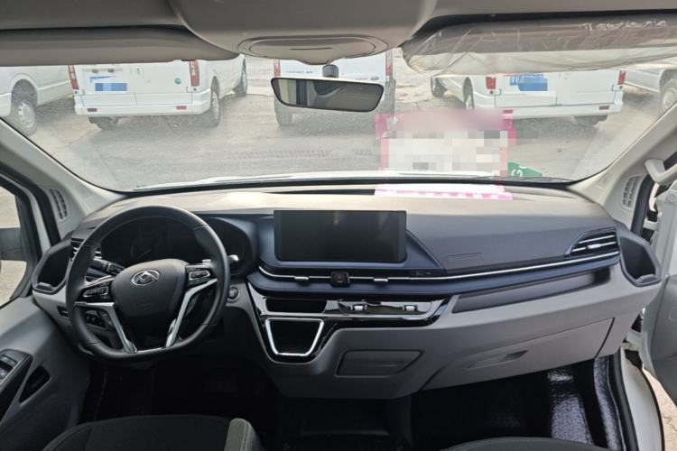 Used SAIC MAXUS Xintu V90 2024 ZhiJie 2.0T Automatic Front-Drive Long-Wheelbase High-Roof Model with Single Rear Tire 6/7 Seats Center Console