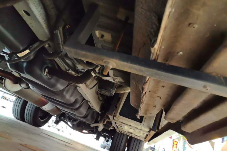 Used SAIC MAXUS Xintu V90  Chassis Front Left