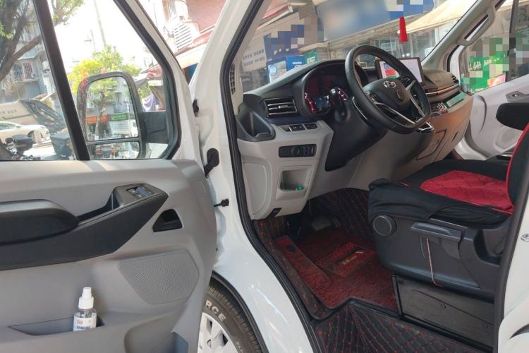 Used SAIC MAXUS Xintu V90 2024 ZhiJie 2.0T Automatic Front-Wheel-Drive Short Wheelbase Mid-Height Design with Single Rear Tire—5/6 Seater Driver Seat
