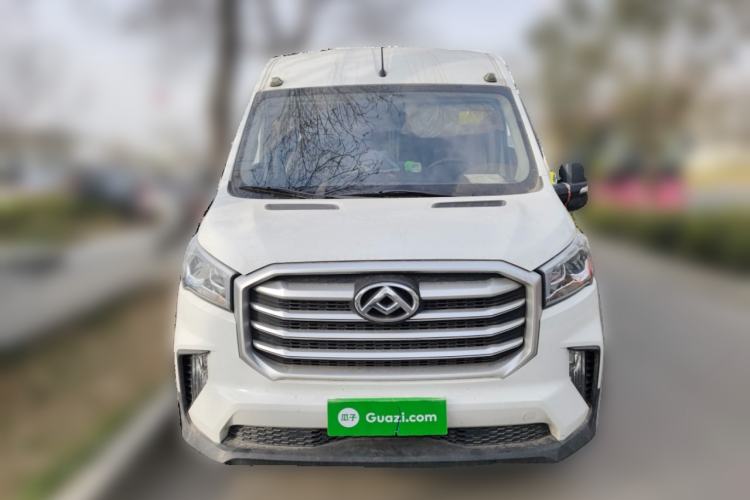 Used SAIC MAXUS Xintu V90 2024 Zhiyun 2.0T Manual Rear-Drive Extended-Wheelbase High-Roof Model with Dual Rear Tires and 3 Seats Exterior 1