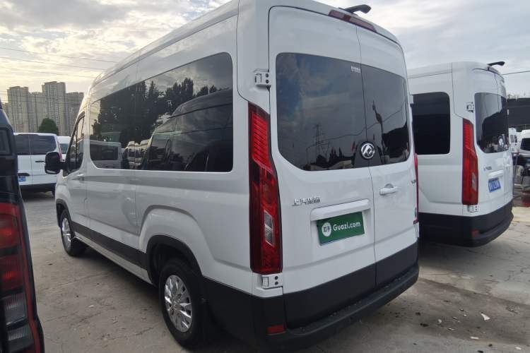 Used SAIC MAXUS Xintu V90 2024 ZhiJie 2.0T Automatic Front-Drive Long-Wheelbase High-Roof Model with Single Rear Tire 6/7 Seats Exterior 2