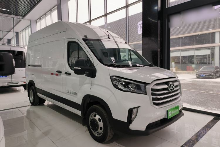 Used SAIC MAXUS Xintu V90 2024 Zhiyun 2.0T Manual Rear-Drive Extended-Wheelbase Ultra-High-Roof Model with Dual Rear Tires and 3 Seats Exterior 2