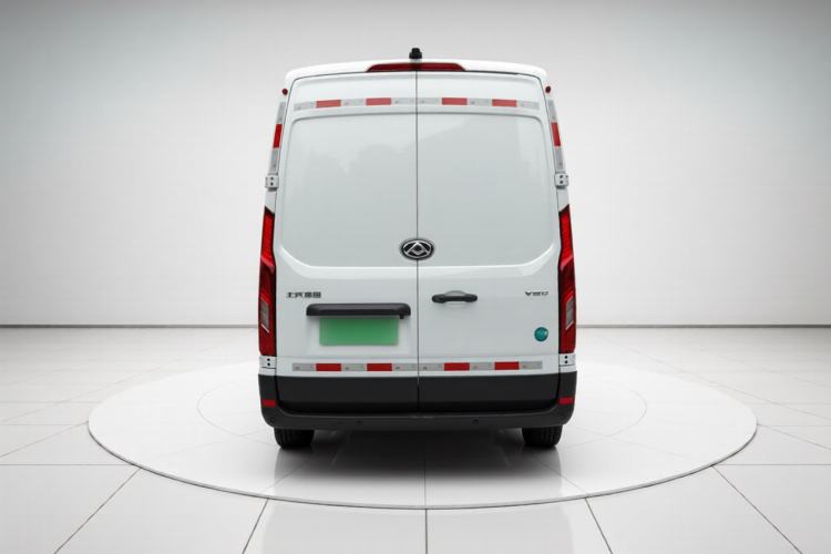 Used SAIC MAXUS Xintu V90 2024 Zhiyun 2.0T Manual Rear-Drive Extended-Wheelbase Ultra-High-Roof Model with Dual Rear Tires and 3 Seats Exterior 4