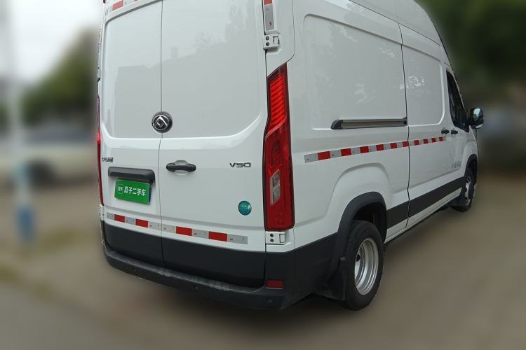 Used SAIC MAXUS Xintu V90 2024 Zhiyun 2.0T Manual Rear-Drive Extended-Wheelbase Ultra-High-Roof Model with Dual Rear Tires and 3 Seats Exterior 5