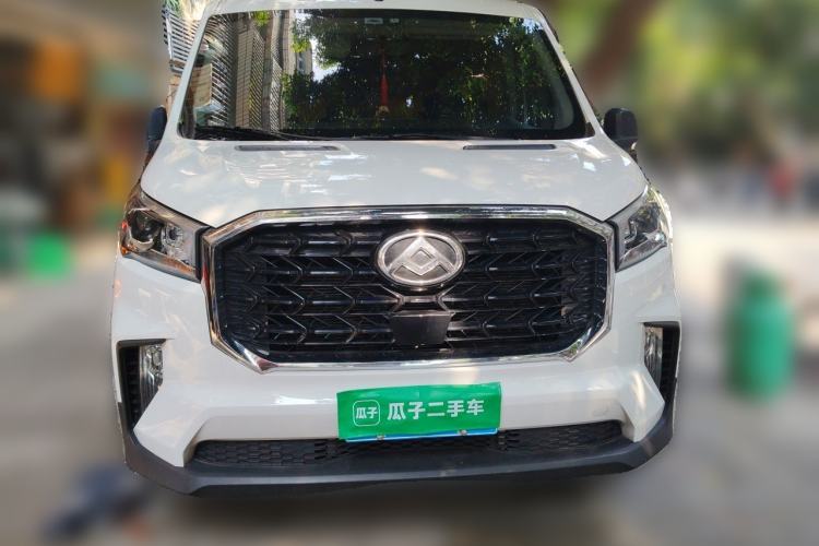 Used SAIC MAXUS Xintu V90 2024 ZhiJie 2.0T Automatic Front-Wheel-Drive Short Wheelbase Mid-Height Design with Single Rear Tire—5/6 Seater Front