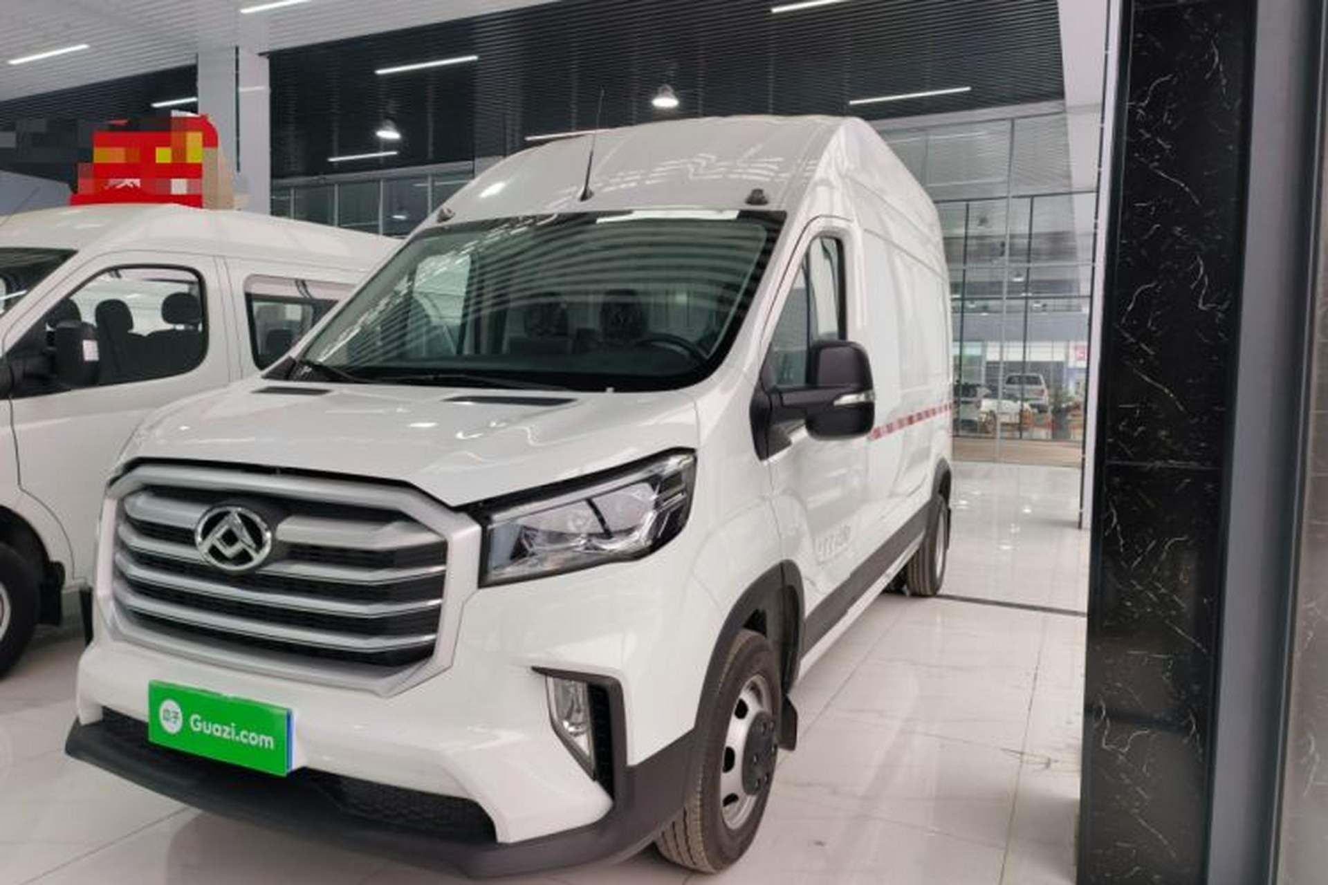 Used SAIC MAXUS Xintu V90 2024 Zhiyun 2.0T Manual Rear-Drive Extended-Wheelbase Ultra-High-Roof Model with Dual Rear Tires and 3 Seats Front Left 45 Deg
