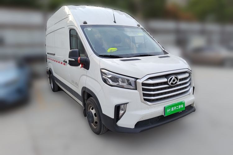 Used SAIC MAXUS Xintu V90 2024 Zhiyun 2.0T Manual Rear-Drive Extended-Wheelbase Ultra-High-Roof Model with Dual Rear Tires and 3 Seats Front Right 45 Deg