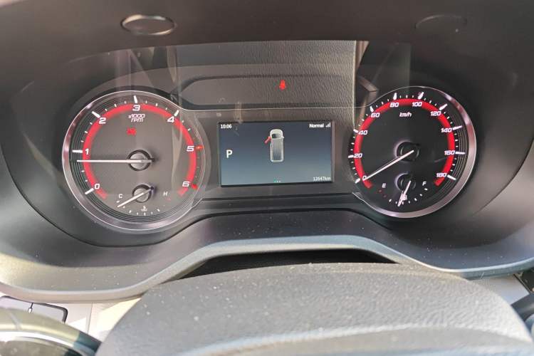 Used SAIC MAXUS Xintu V90 2024 ZhiJie 2.0T Automatic Rear-Drive Long-Wheelbase High-Roof Model with Single Rear Tire Available in 6/7-Seater Configurations Instrument Cluster
