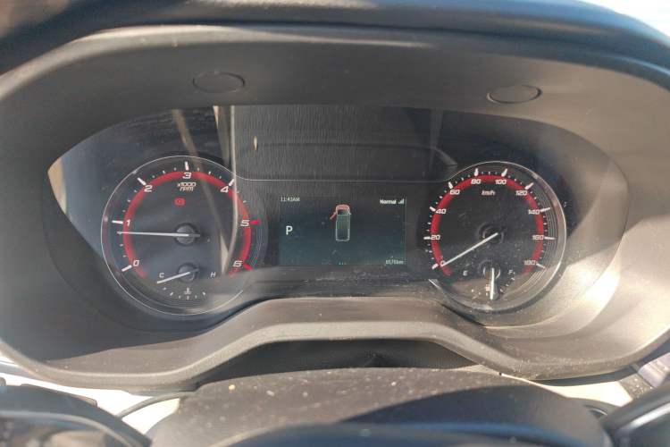 Used SAIC MAXUS Xintu V90 2024 ZhiJie 2.0T Automatic Rear-Drive Long-Wheelbase High-Roof Model with Single Rear Tire Available in 6/7-Seater Configurations Instrument Cluster