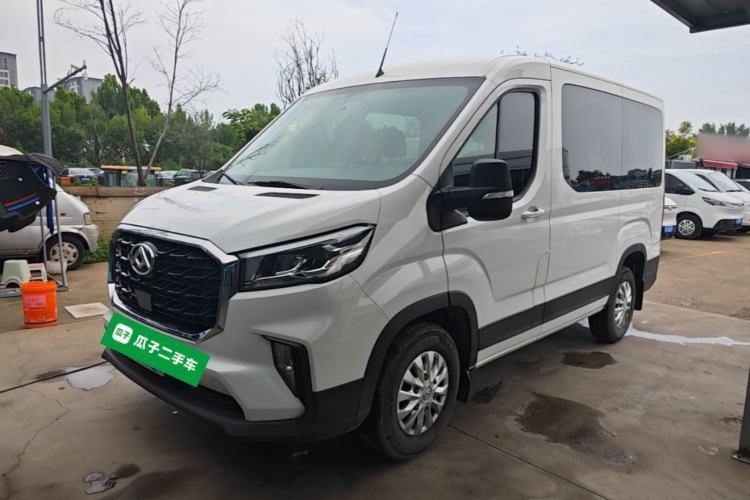 Used SAIC MAXUS Xintu V90 2024 ZhiJie 2.0T Automatic Front-Wheel-Drive Short Wheelbase Mid-Height Design with Single Rear Tire—5/6 Seater Guazi used car, China used car export, Used car for sale, Used  cars, Cheapest cars for sale