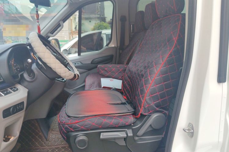 Used SAIC MAXUS Xintu V90 2024 ZhiJie 2.0T Automatic Front-Wheel-Drive Short Wheelbase Mid-Height Design with Single Rear Tire—5/6 Seater Left Front Seat