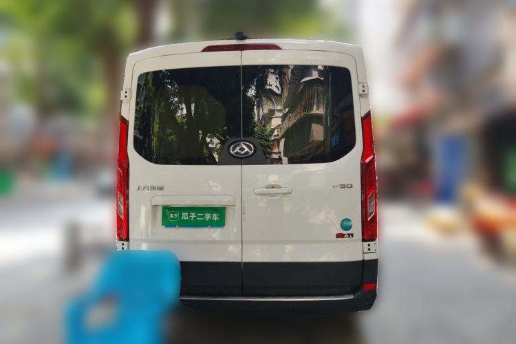 Used SAIC MAXUS Xintu V90 2024 ZhiJie 2.0T Automatic Front-Wheel-Drive Short Wheelbase Mid-Height Design with Single Rear Tire—5/6 Seater Rear