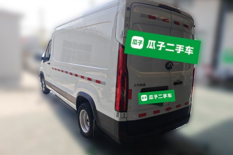 Used SAIC MAXUS Xintu V90 2024 Zhiyun 2.0T Manual Rear-Drive Extended-Wheelbase High-Roof Model with Dual Rear Tires and 3 Seats Rear Left 45 Deg